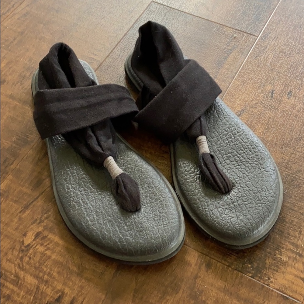 Sanuk Yoga Sling sandals, size 8